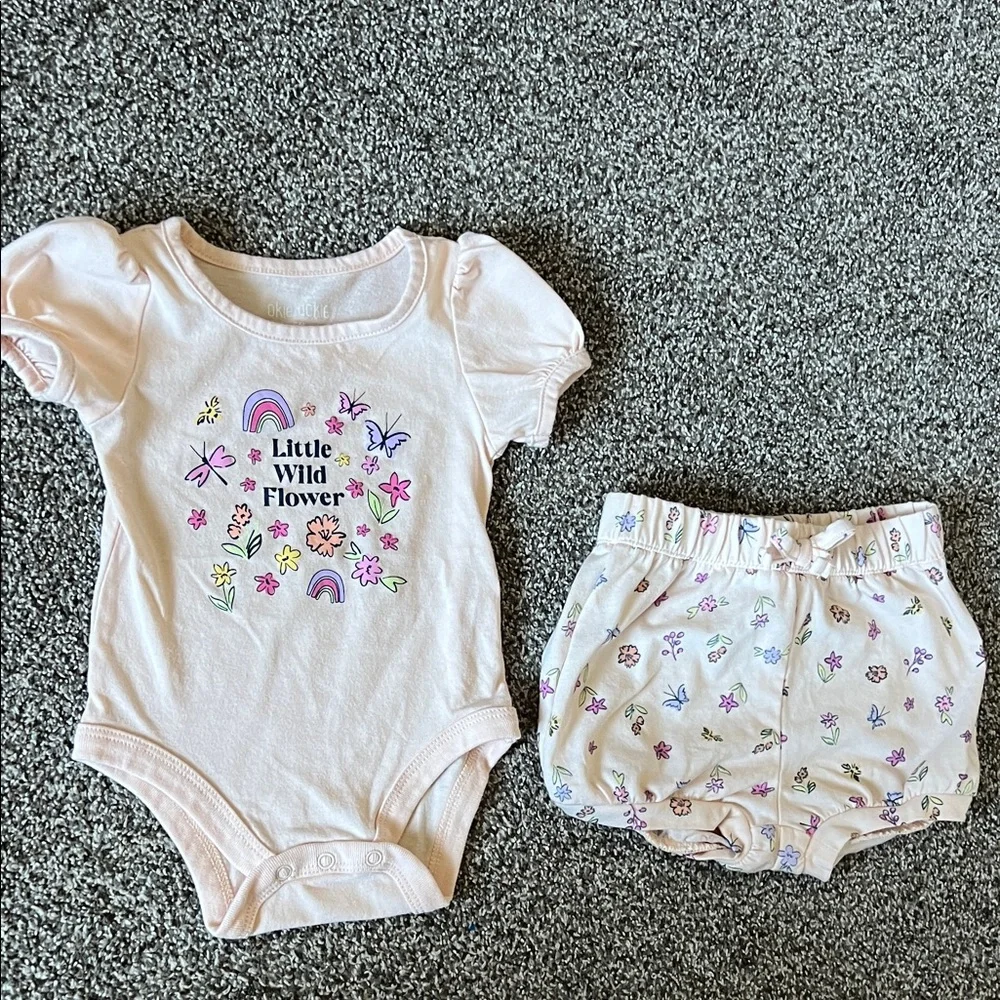 Like new super soft matching girls’ 6M ‘Little Wild Flower’ bodysuit/shorts set